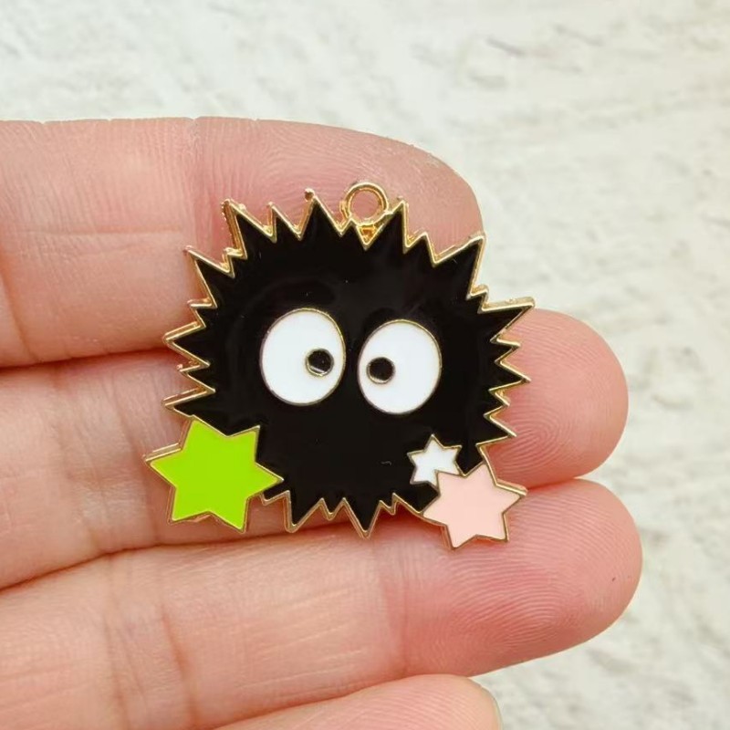 10 قطع من الحلي اليابانية على  - مراجعة Anime Merchandise For Sale وسعره