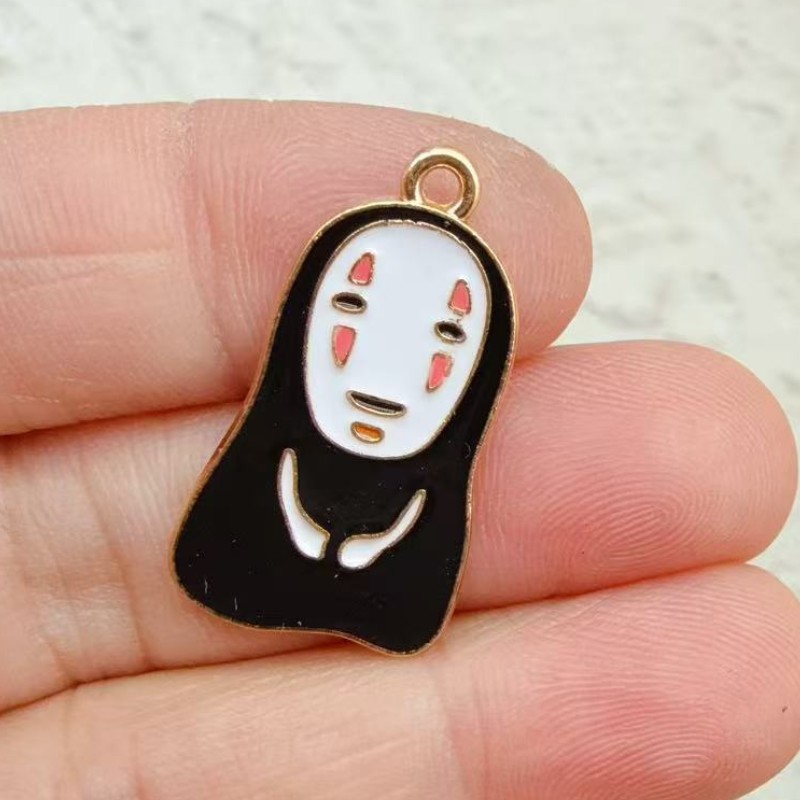 10 قطع من الحلي اليابانية على  - مراجعة Anime Merchandise For Sale وسعره